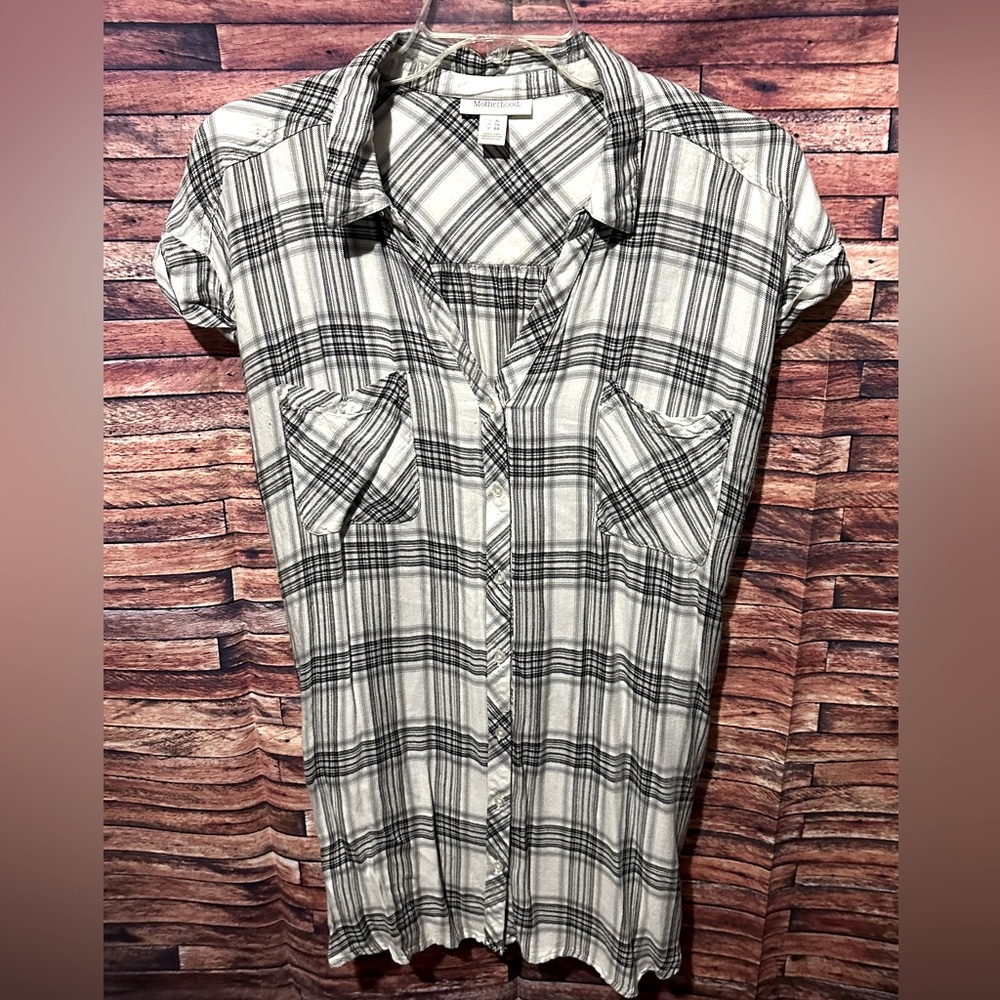 Motherhood Maternity Black & White Plaid Button-down Shirt